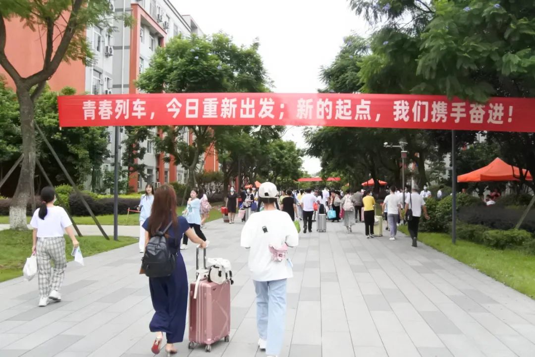 说明: https://mmbiz.qpic.cn/mmbiz_jpg/17uRZXIyPXqcEdqcicDuZNZGGaCwkjHNPAARcPlOiaNKpQs2nBVKMaYqqF6hp3mOcKRg4n57V2f1cWmPeck3eQOA/640?wx_fmt=jpeg