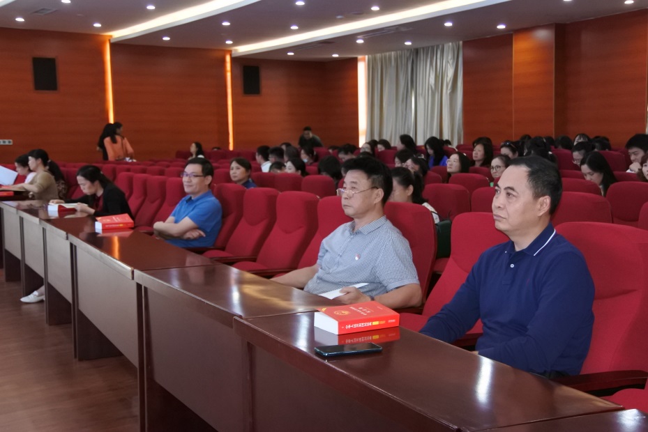 说明: E:\1.工作用\6.教研活动\教研活动记录表及签到表\2021年下\20210916《民法典》实务问题讲座\DSC_6482.JPG