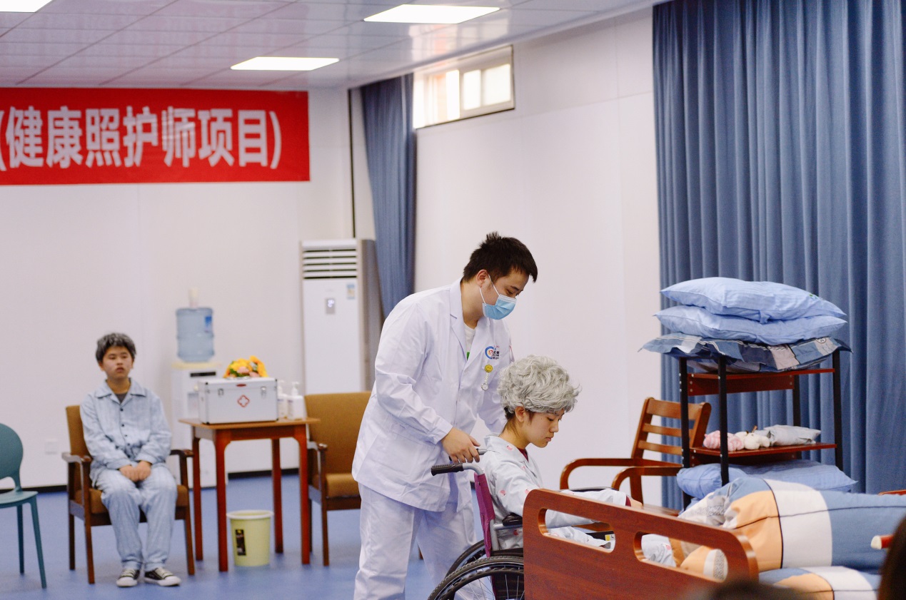 说明: H:\00000\12.27成都市人社青年技能竞赛\新闻稿\2021.12.28市青赛照片 高寒\6925766c70d26dcd7f420abbb007d1e.jpg
