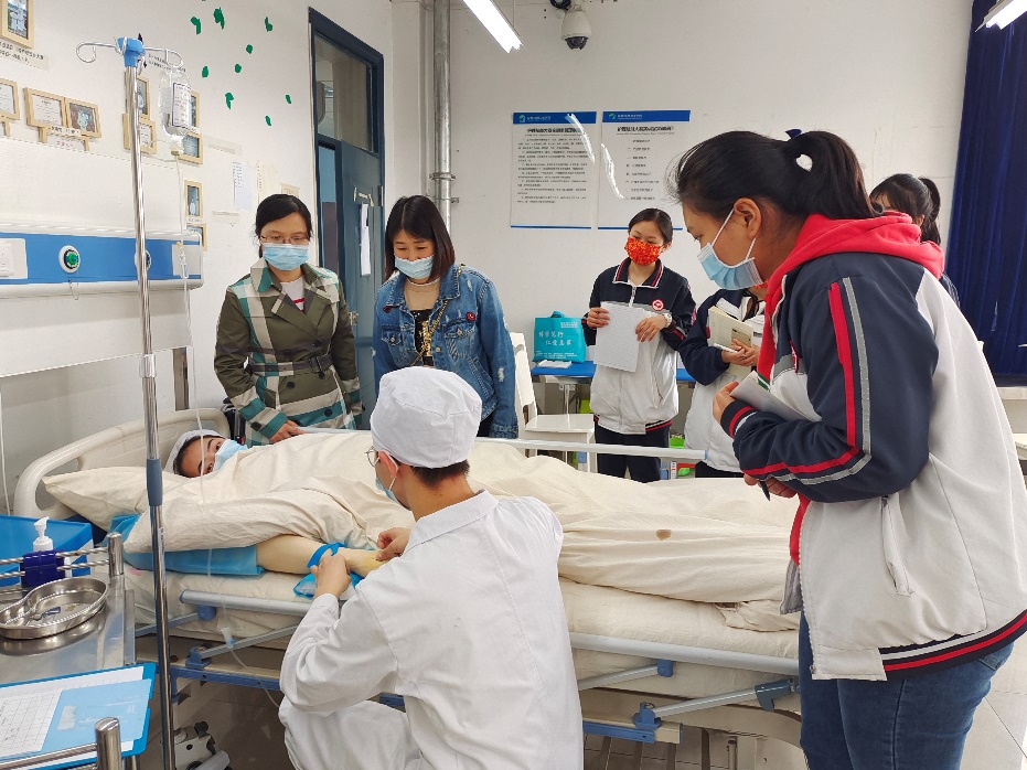 说明: C:\Users\李莉\Desktop\四川天府新区职业学校到校交流照片\22.jpg