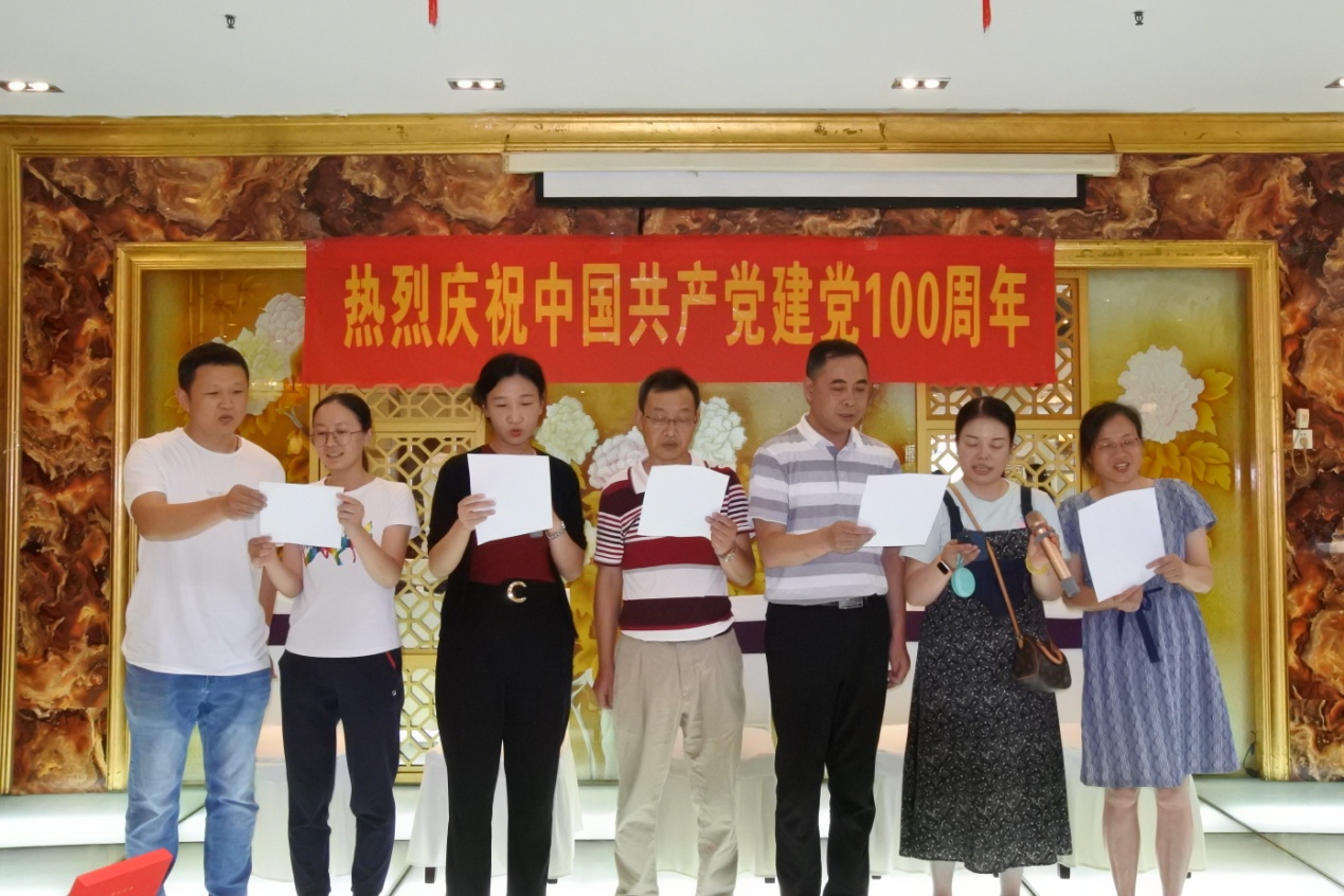 说明: E:\工会相关工作\离退休\离退休活动\2021\20210624离退休50年党龄纪念章发放\DSC_5863.JPG